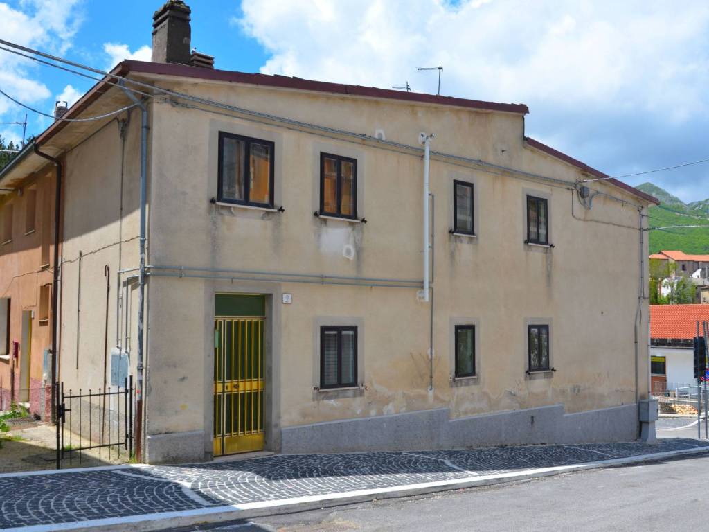 Appartamento a Ovindoli in Via Dante Alighieri - Foto 2