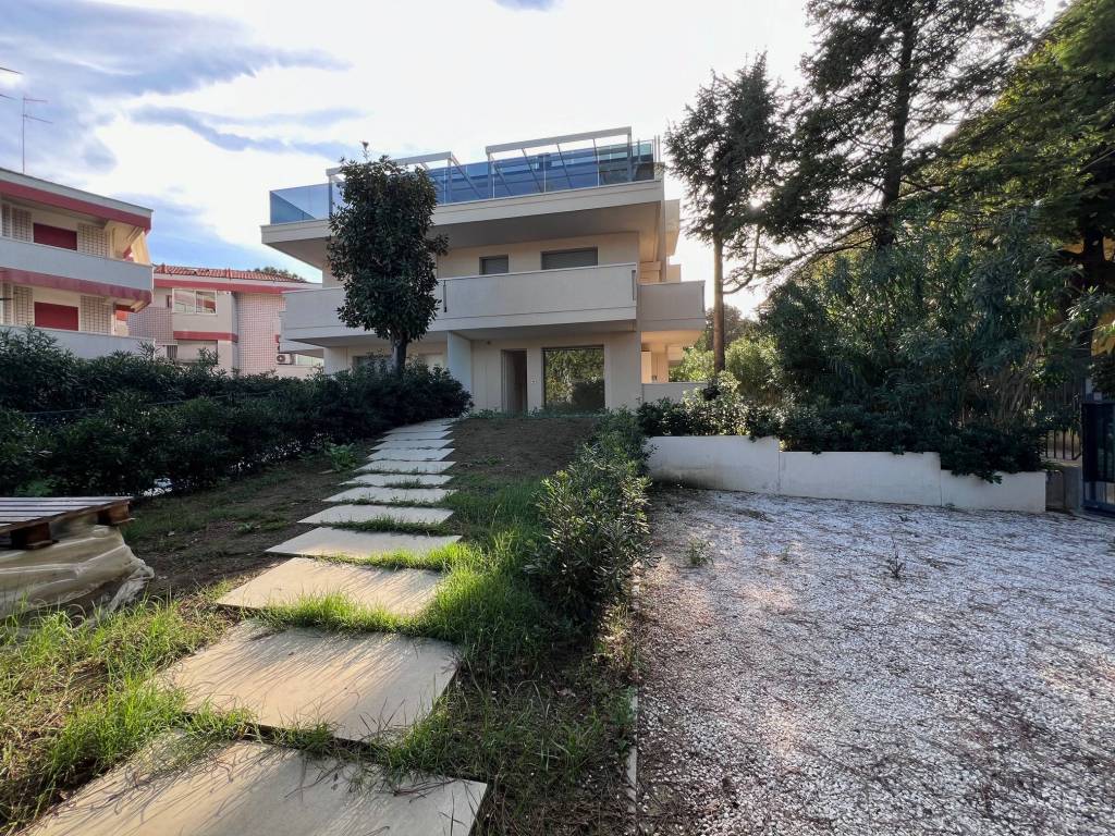 Appartamento a Riccione in Viale Giuseppe Galliano, 12 - Foto 2