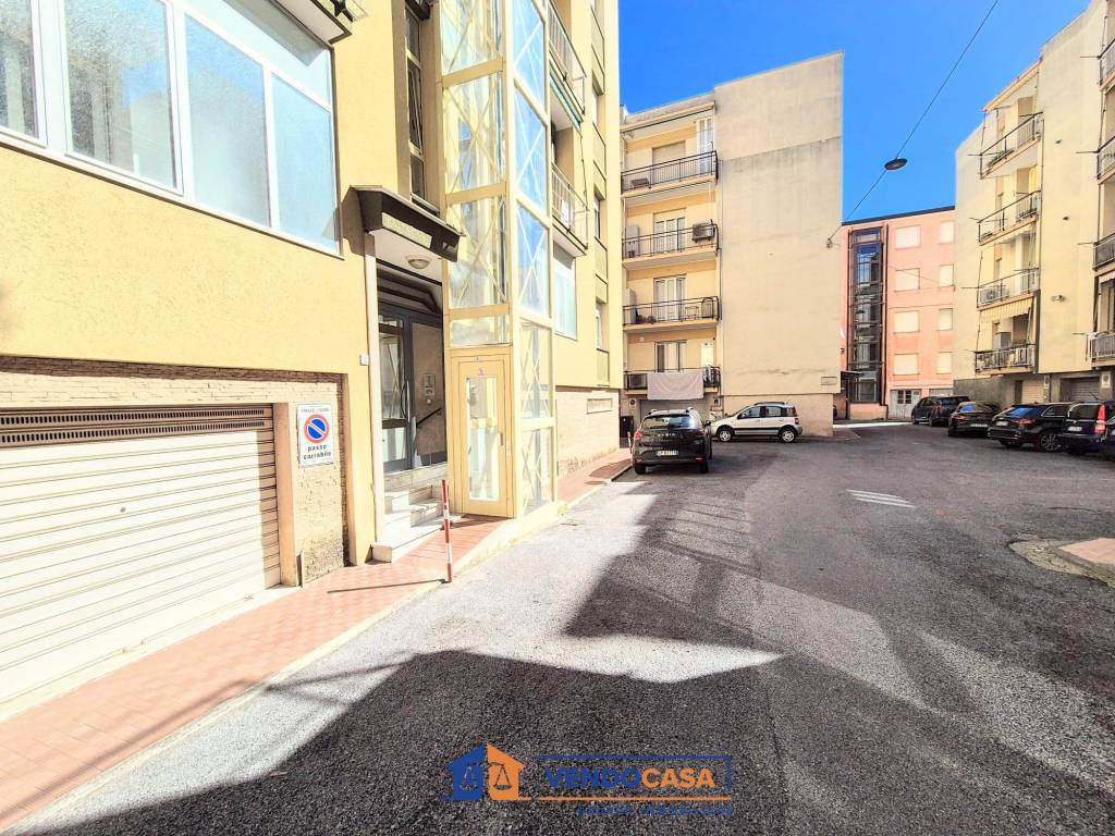 Box / garage a Finale ligure in Via Veneto - Foto 2
