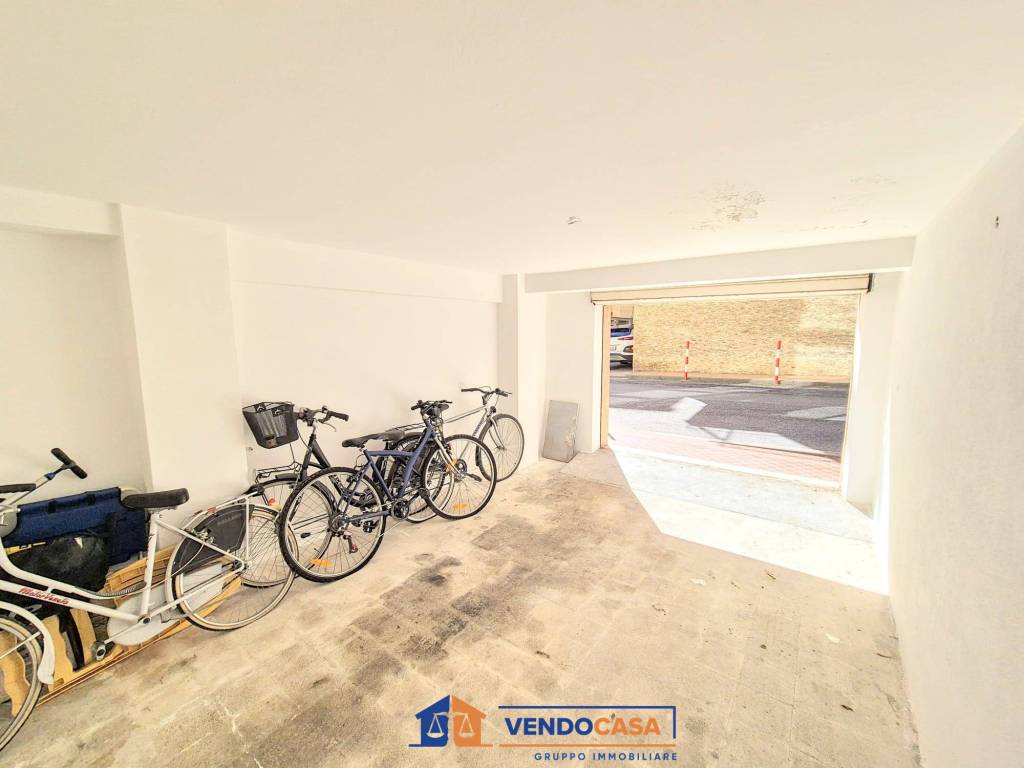 Box / garage a Finale ligure in Via Veneto - Foto 5