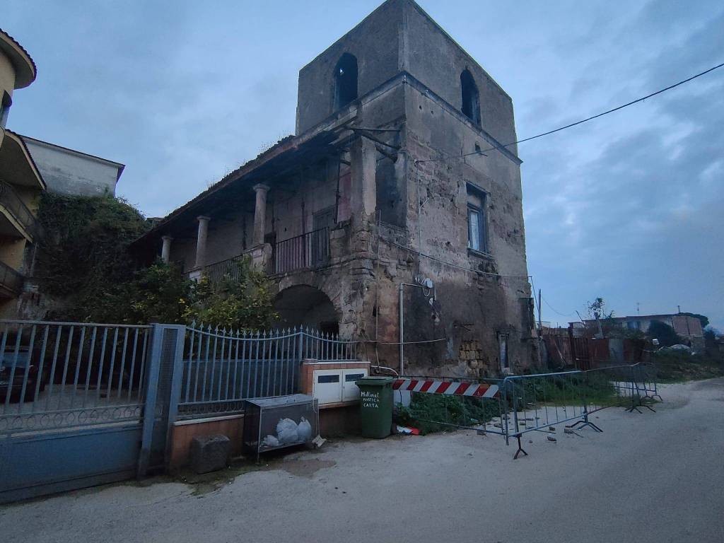 Casa indipendente a Caivano in Via Aldo Moro 1 - Foto 2