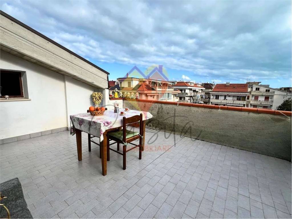 Attico / mansarda a Martinsicuro in Via Abruzzo, 44 - Foto 3