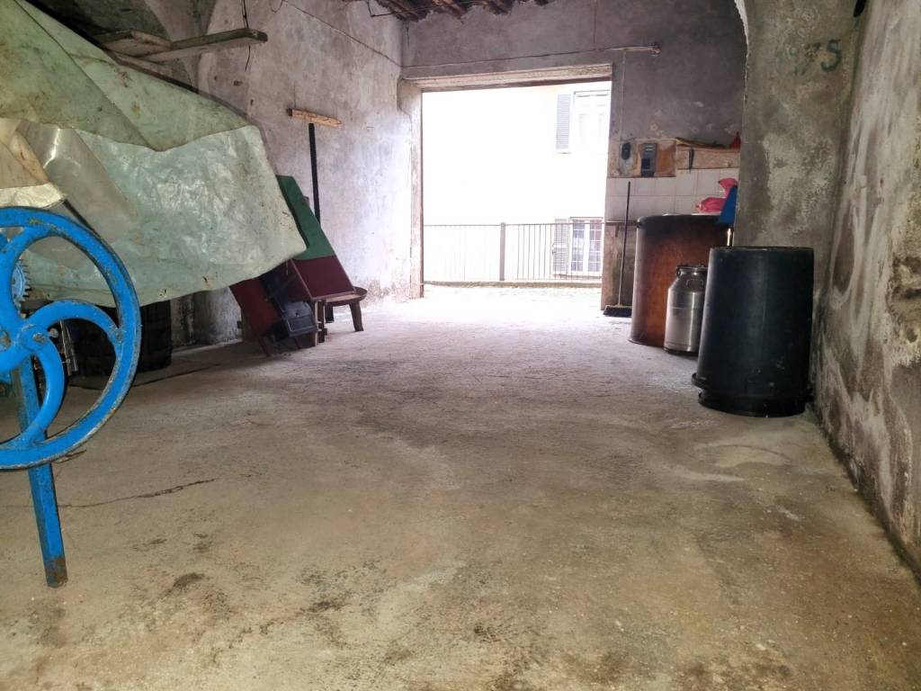 Box / garage a Caprarola in Via Nino Bixio - Foto 3