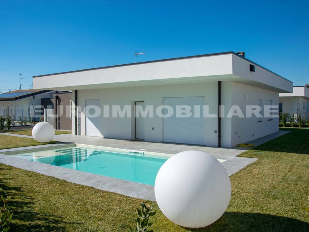 Villa a Lonato del garda in Via Montebello, 1 - Foto 3