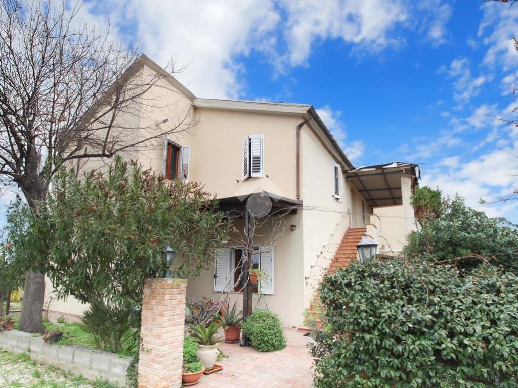 Appartamento a Roseto degli abruzzi in Via molino san antimo, 39 - Foto 3