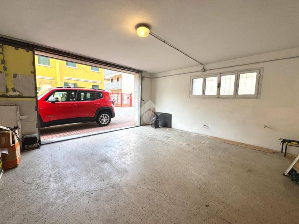 Box / garage a Venezia in Via Duca D'Aosta, 50 - Foto 5
