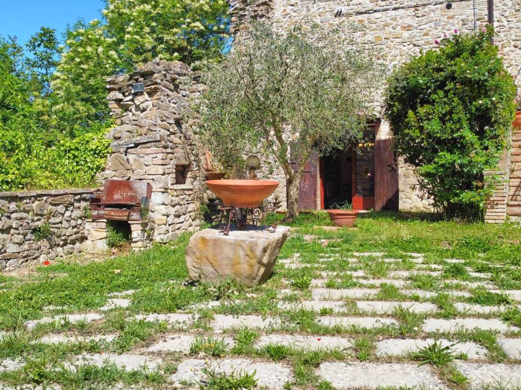 Casa indipendente a Bevagna in VIA DEL TURRIONE, 10 - Foto 2