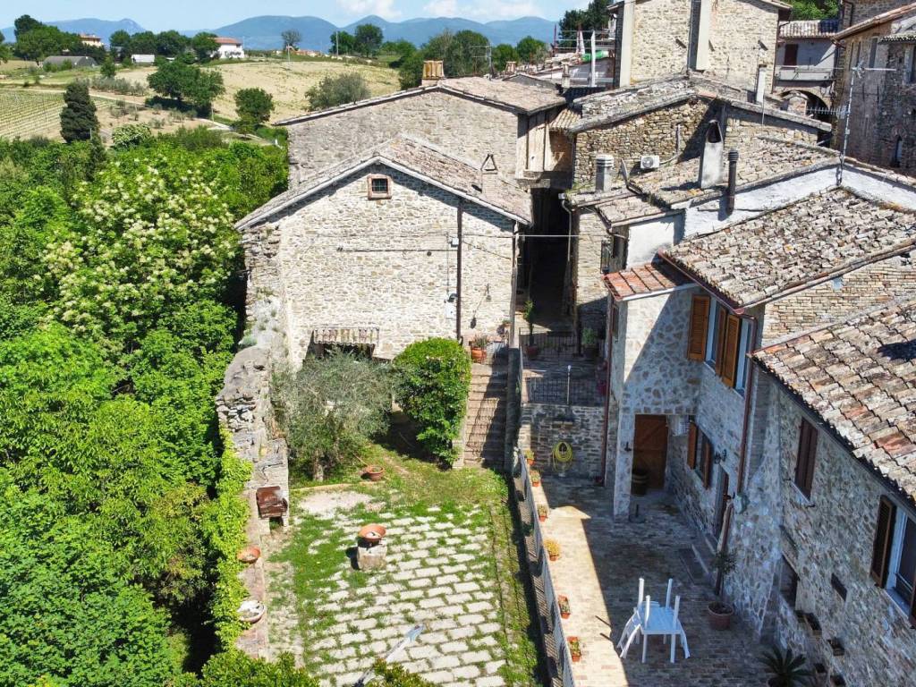 Casa indipendente a Bevagna in VIA DEL TURRIONE, 10 - Foto 3