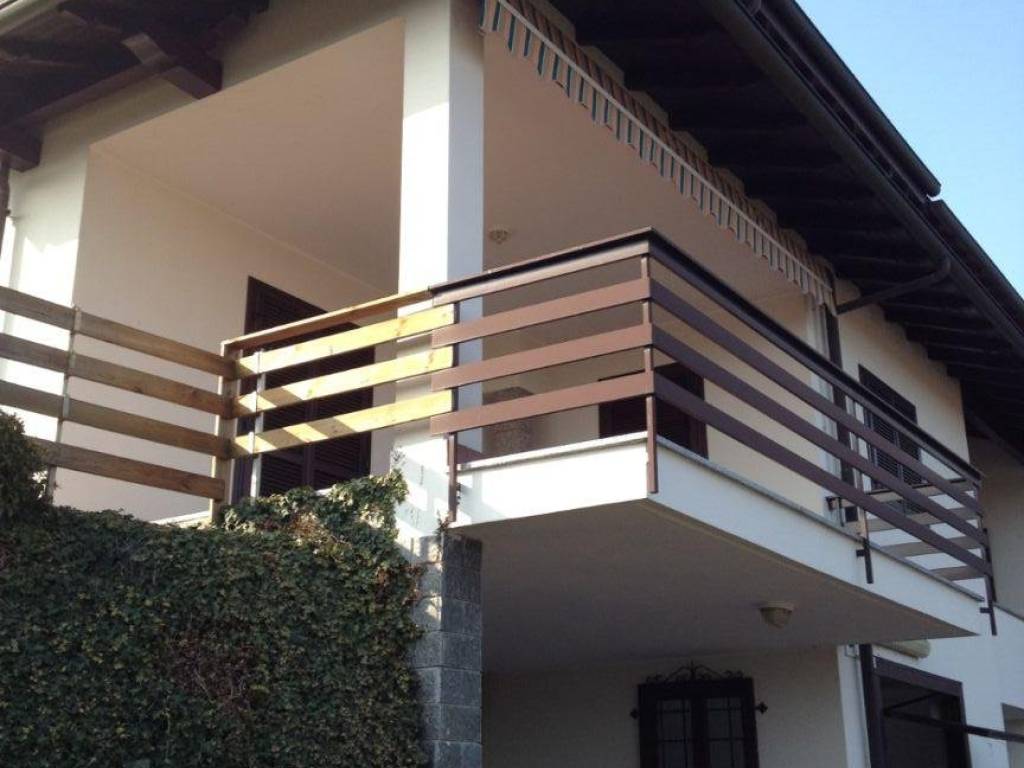 Villa a Arona in Via Oleggio Castello - Foto 2