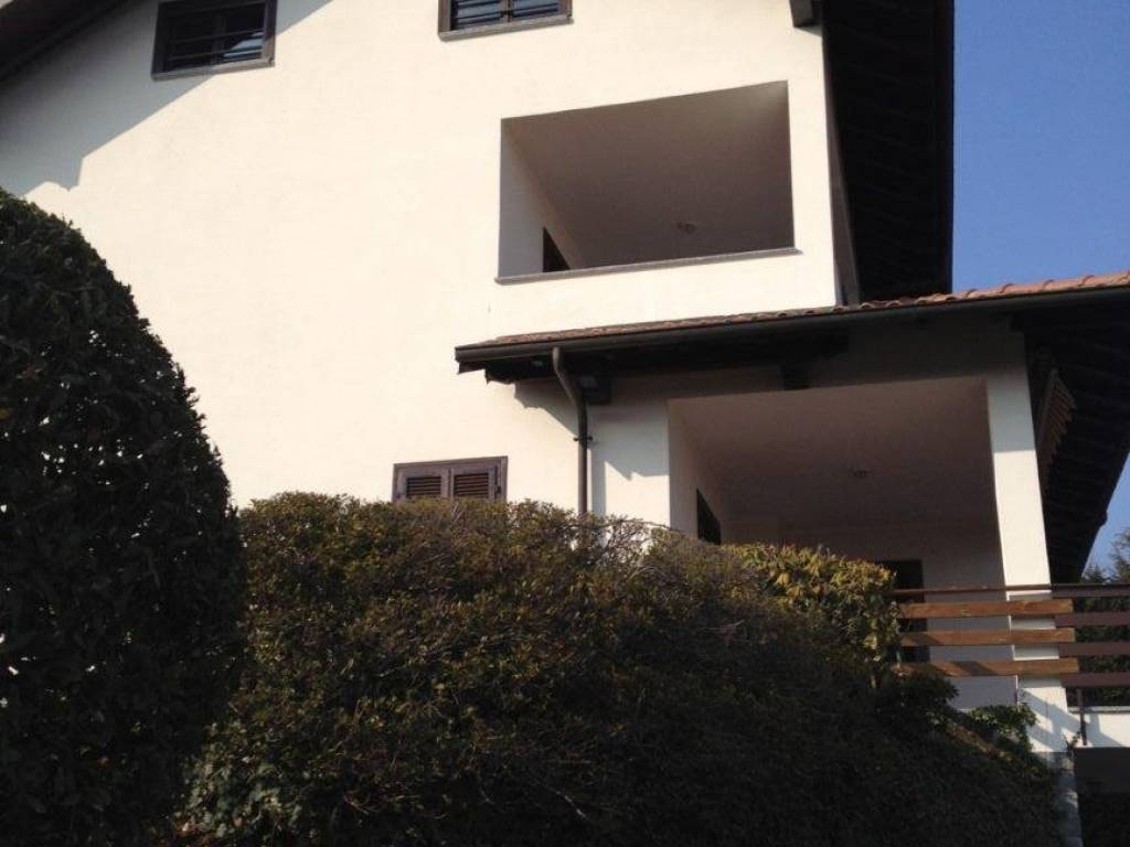 Villa a Arona in Via Oleggio Castello - Foto 3