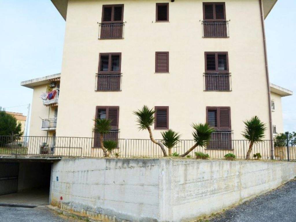 Appartamento a Noto in Sonnino Giorgio s.n.c - Foto 3