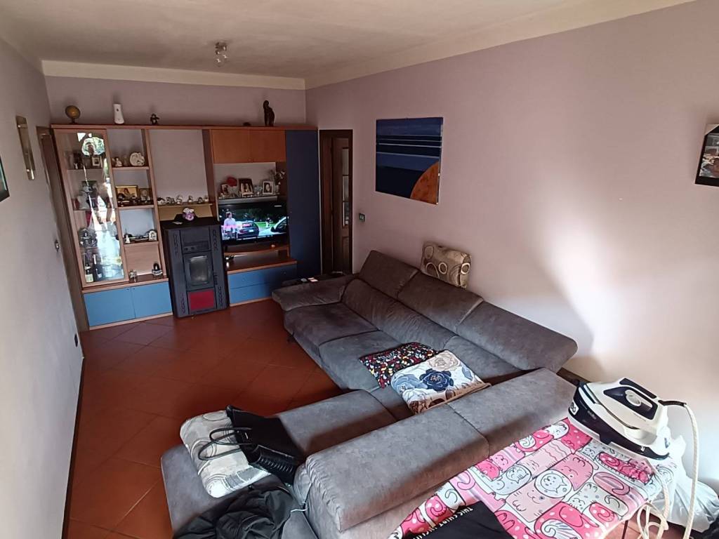 Appartamento a Borgomanero in Salita Colombaro - Foto 4