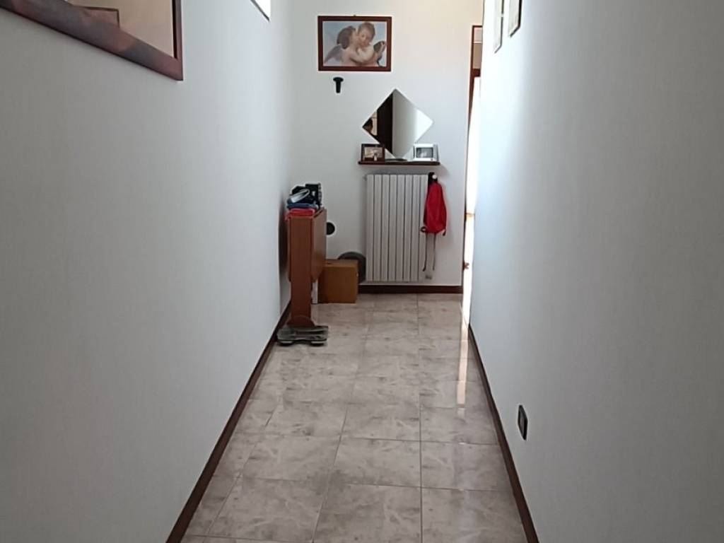 Appartamento a Borgomanero in Salita Colombaro - Foto 5