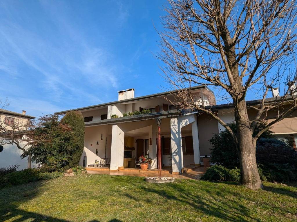 Villa a Barbarano mossano in Via Montagnola - Foto 2