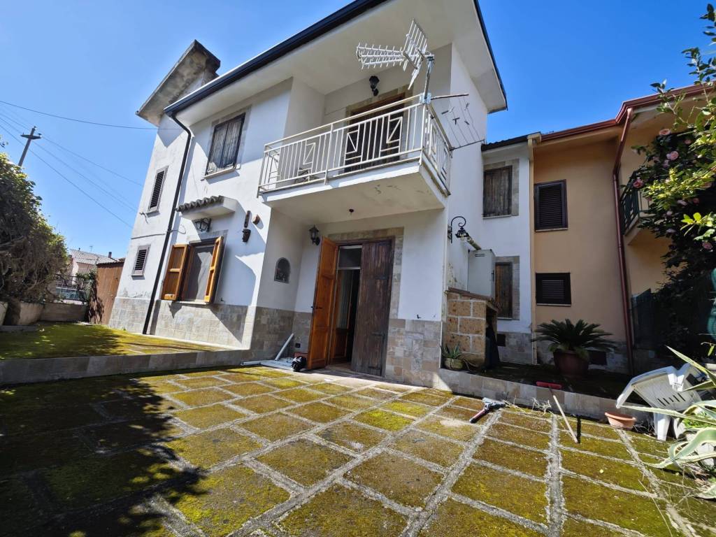 Casa indipendente a Roccamonfina in Via Fontanafredda - Foto 2