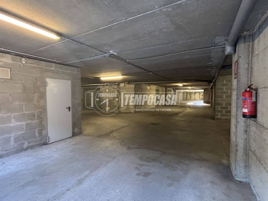 Box / garage a Como in Via Giovanni Battista Scalabrini 56 - Foto 4