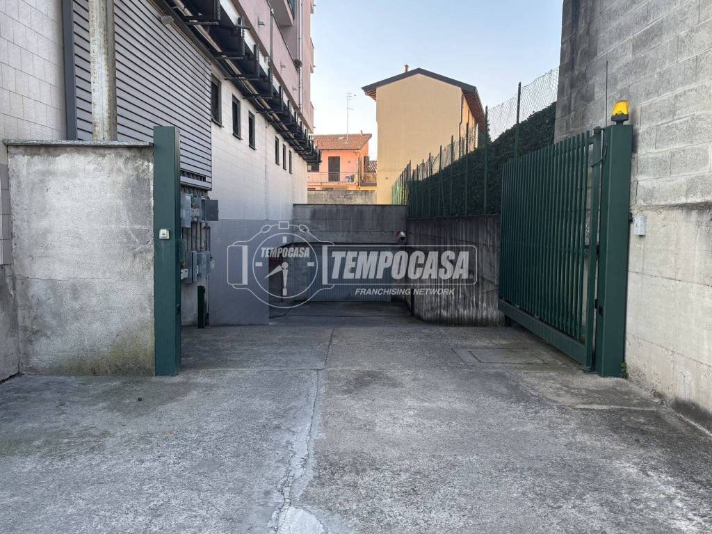 Box / garage a Como in Via Giovanni Battista Scalabrini 56 - Foto 5