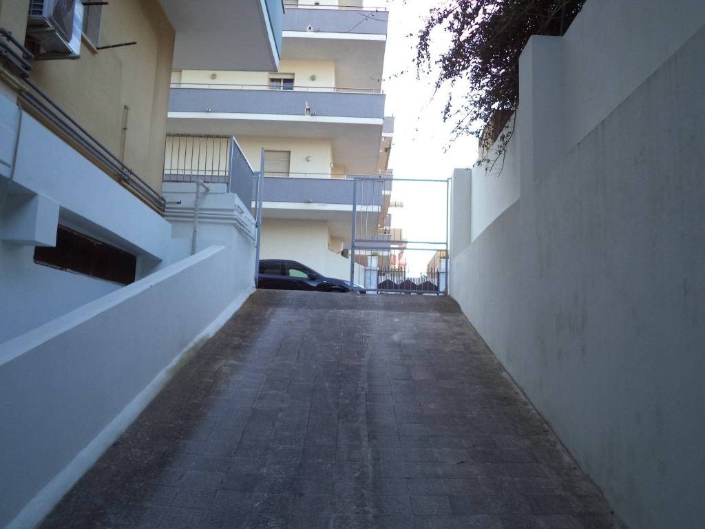 Box / garage a Gallipoli in Via Antonio Rosmini - Foto 2