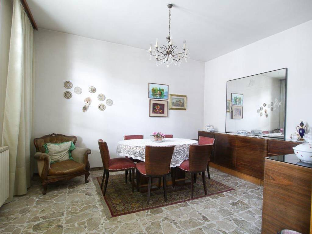 Villa a Sermide e felonica in Via Curtatone e Montanara - Foto 4