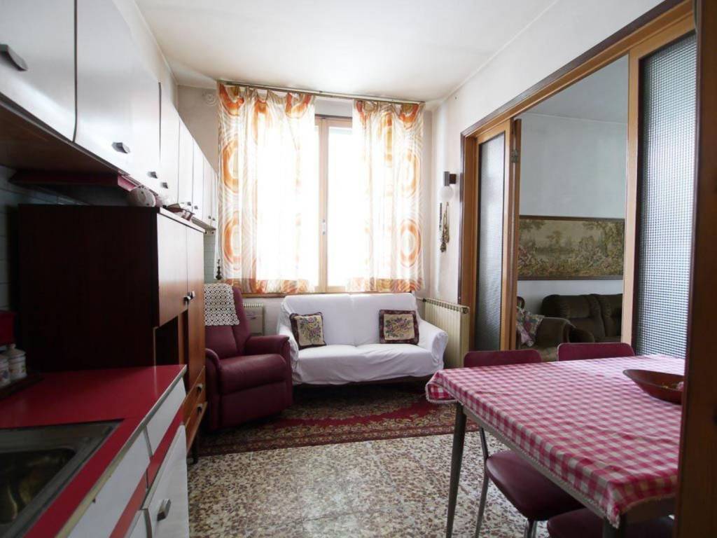 Villa a Sermide e felonica in Via Curtatone e Montanara - Foto 5