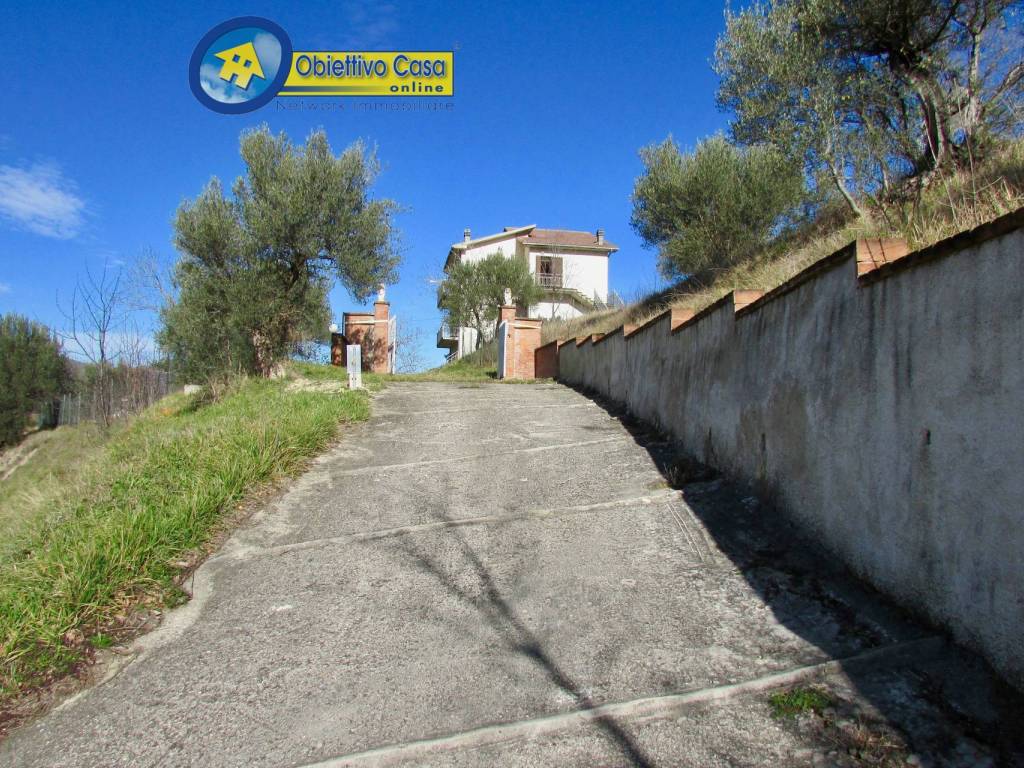 Casa indipendente a Montorio al vomano in Frazione di Faiano - Foto 2