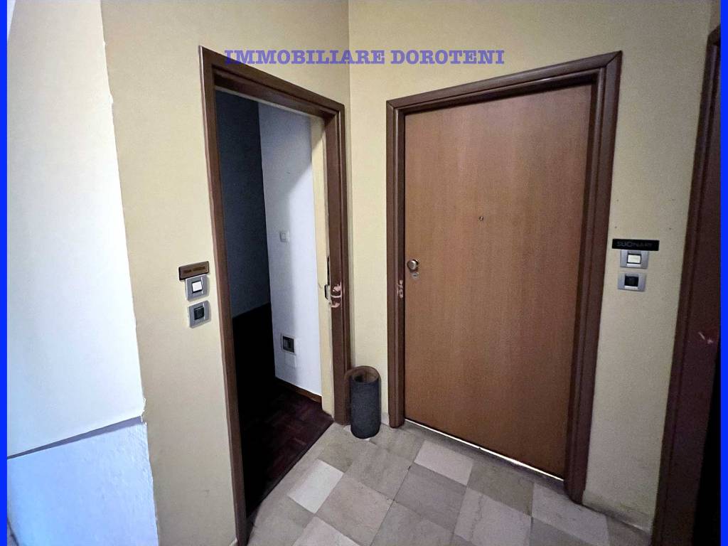 Appartamento a Vercelli in Piazza Risorgimento - Foto 2