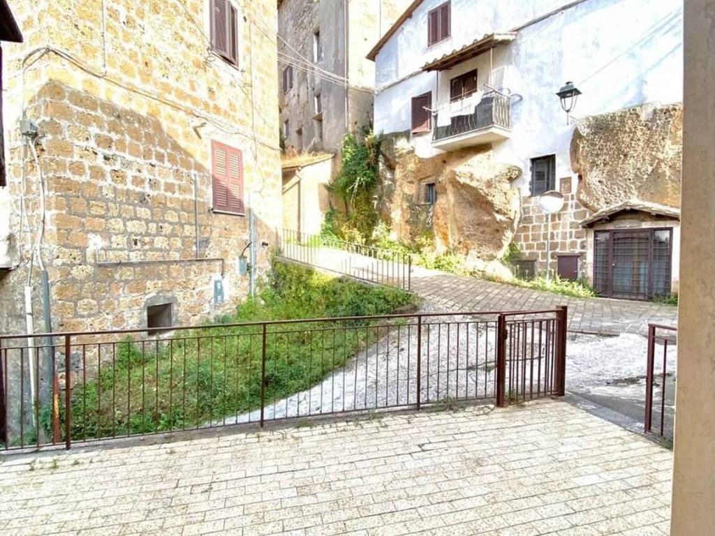 Villa a Bassano romano in Via Silvio Pellico S.N.C. - Foto 2