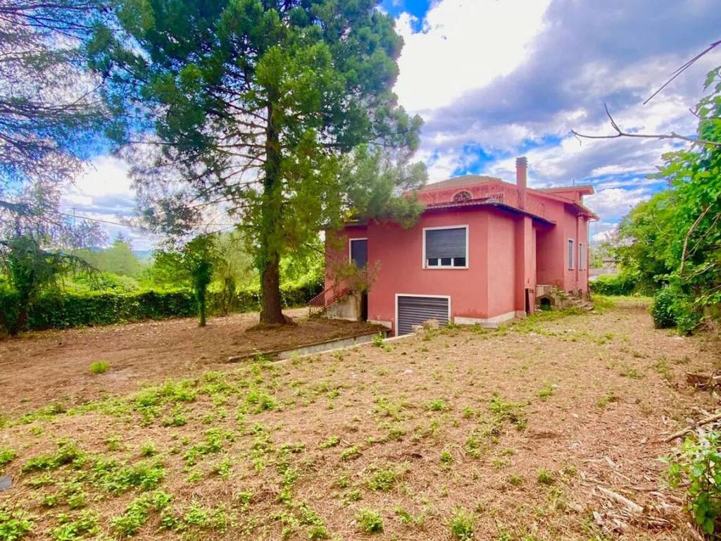 Villa a Sutri in Via Delle Viole, 7 - Foto 2