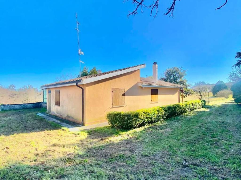 Rustico / casale a Sutri in Via dei Creti - Foto 2