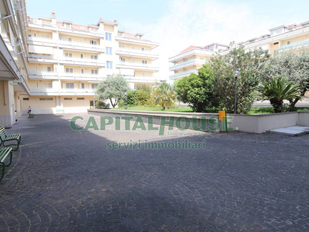 Attico / mansarda a San nicola la strada in Via Salvatore Quasimodo, 29 - Foto 4