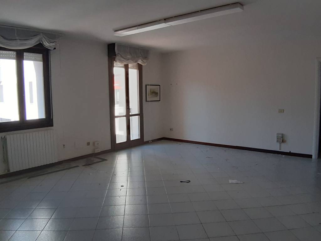 Immobile a Ferrara in Viale Camillo Benso di Cavour, 33 - Foto 3