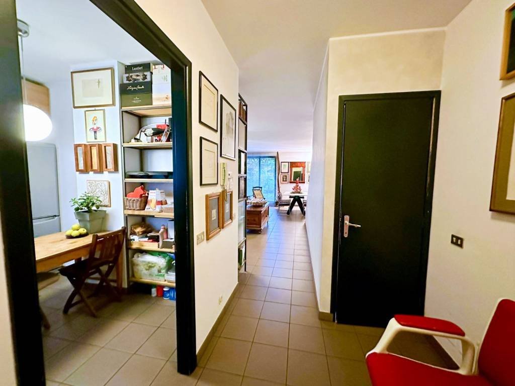 Villa a Besana in brianza in Via Giosuè Borsi, 3 - Foto 2