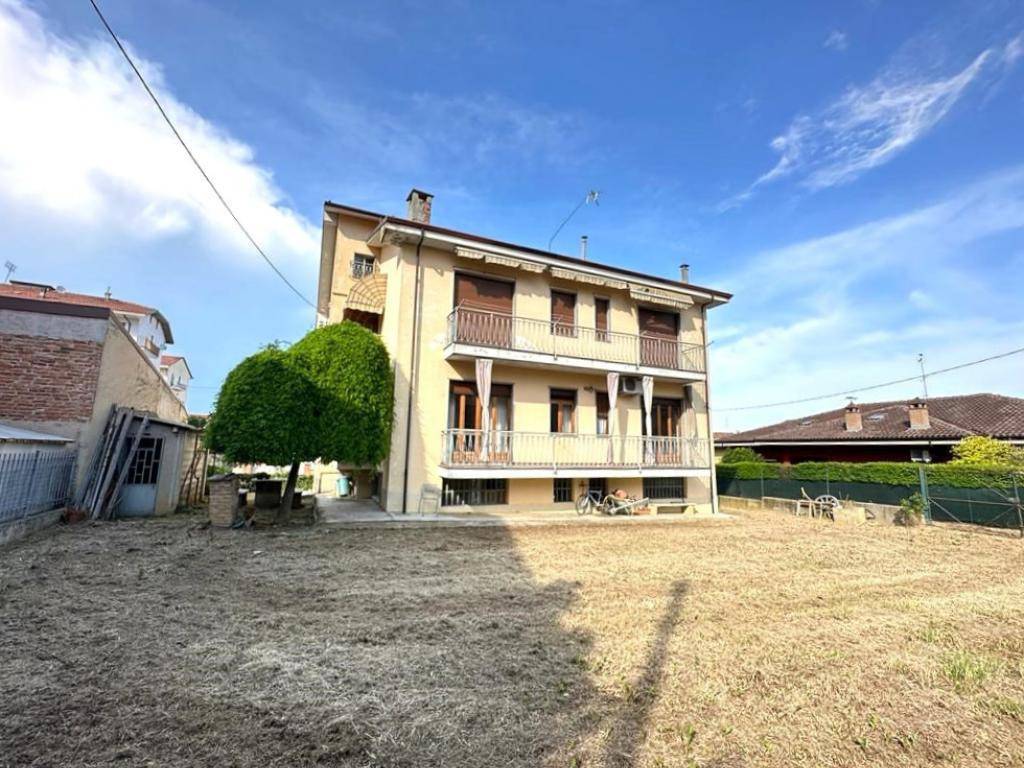Villa a San damiano d'asti in Via Massimo d'Azeglio, 18 - Foto 2