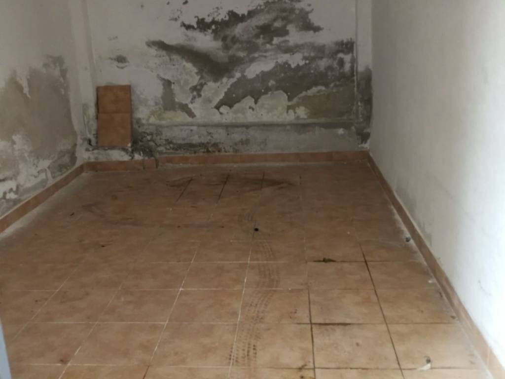 Box / garage a Vercelli in Via Rodi, 23 - Foto 2