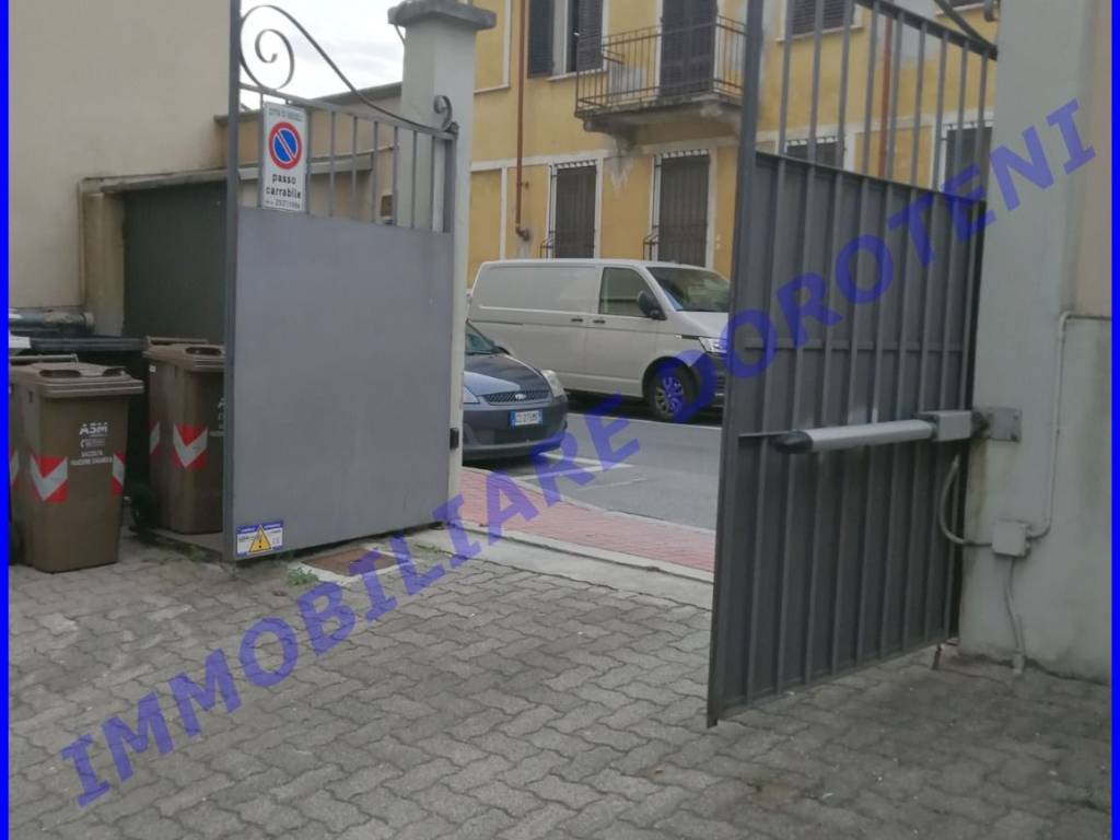 Box / garage a Vercelli in Via Rodi, 23 - Foto 3