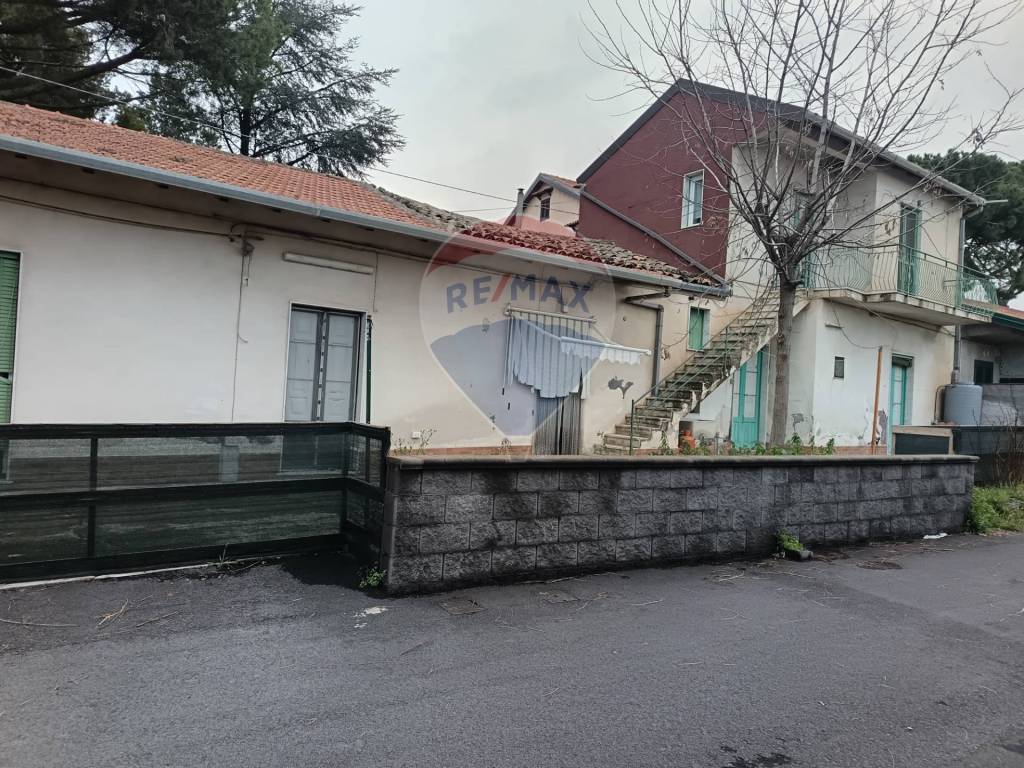 Casa indipendente a Ragalna in via Rocca - Foto 3