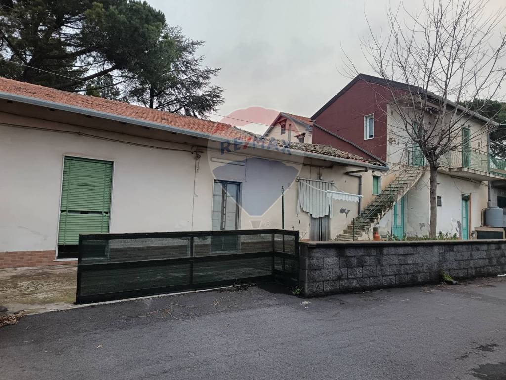 Casa indipendente a Ragalna in via Rocca - Foto 4