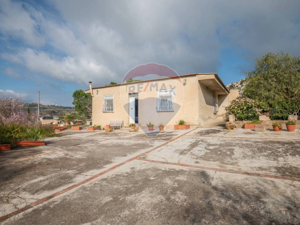 Casa indipendente a Caltagirone in Contrada Caldaia SS417 - Foto 2