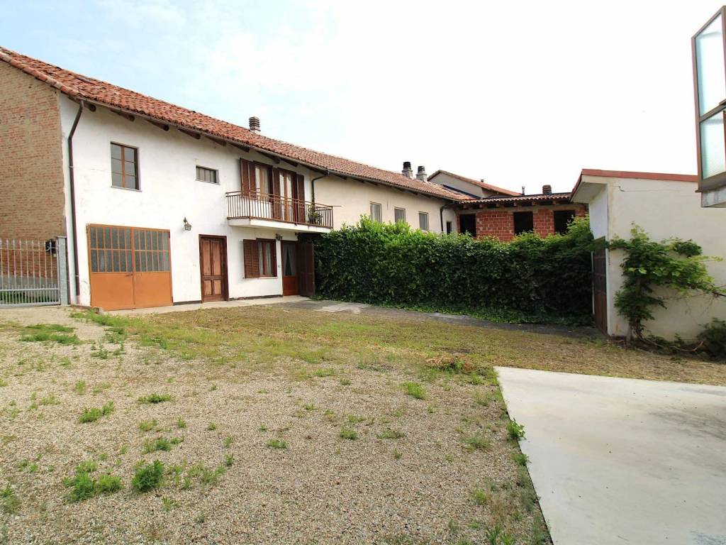 Casa indipendente a Govone in Via Chiavi, 5 - Foto 3
