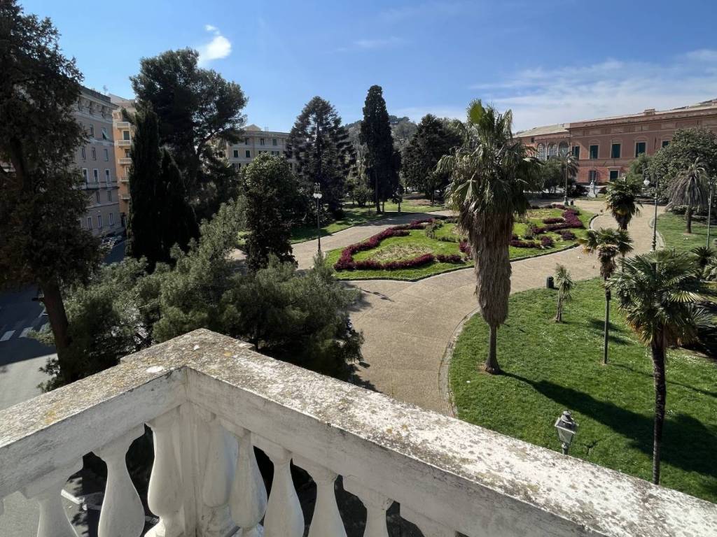 Appartamento a Genova in Piazza Cristoforo Bonavino - Foto 2