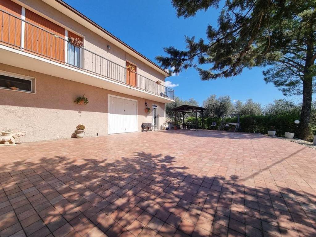 Villa a Teramo in SS 150 - Foto 3