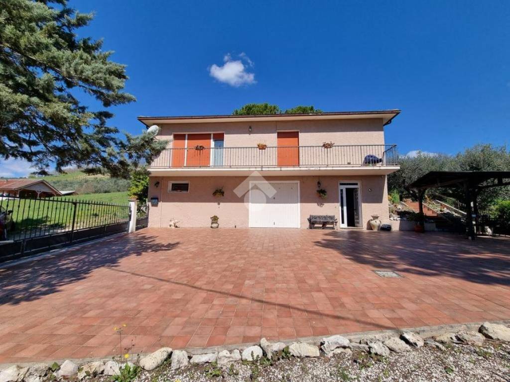 Casa indipendente a Teramo in SS 150 - Foto 4