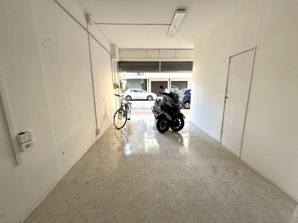 Box / garage a Pescara in Via Carlo Pisacane, 66 - Foto 2