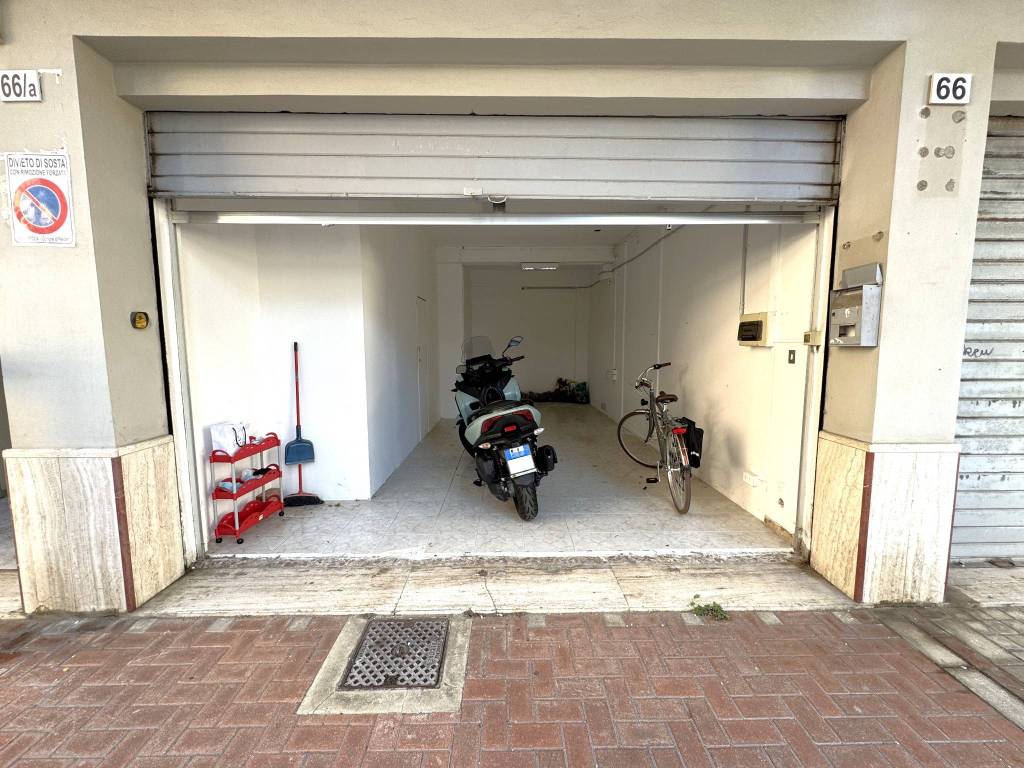 Box / garage a Pescara in Via Carlo Pisacane, 66 - Foto 3