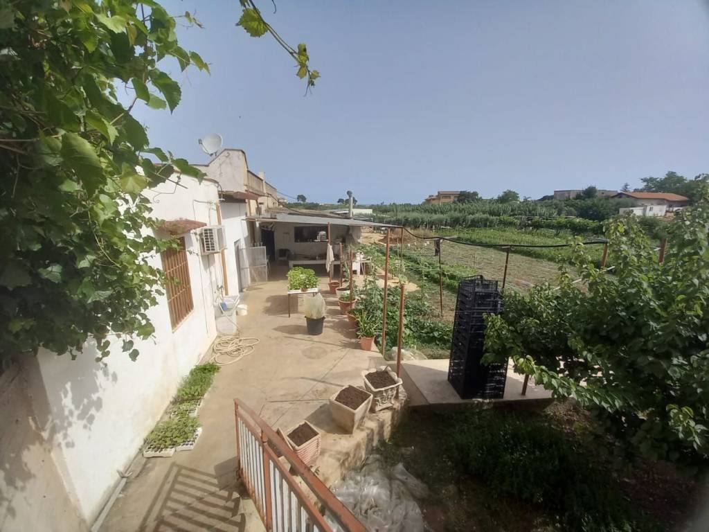 Terreno a Carini in Via Provinciale, 72 - Foto 2