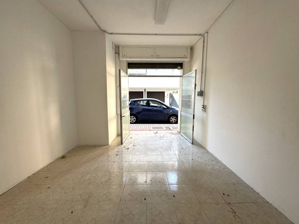 Box / garage a Pescara in Via Carlo Pisacane, 66 - Foto 3