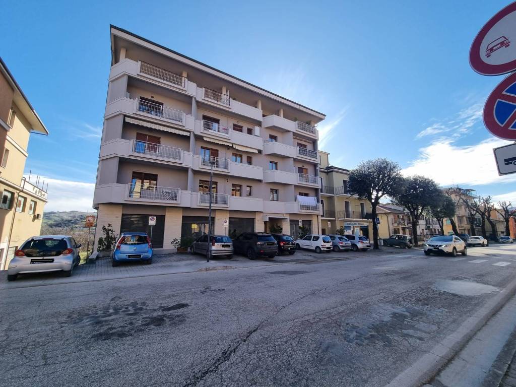 Immobile a Tolentino in Viale Bruno Buozzi - Foto 4