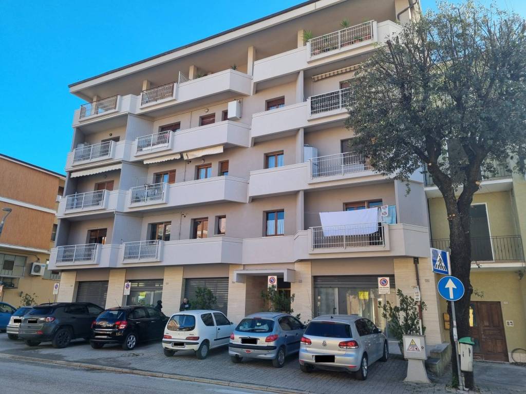 Immobile a Tolentino in Viale Bruno Buozzi - Foto 5