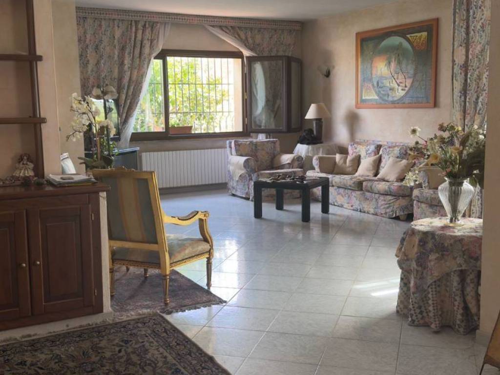 Casa indipendente a Arzachena in Via Amsicora - Foto 4