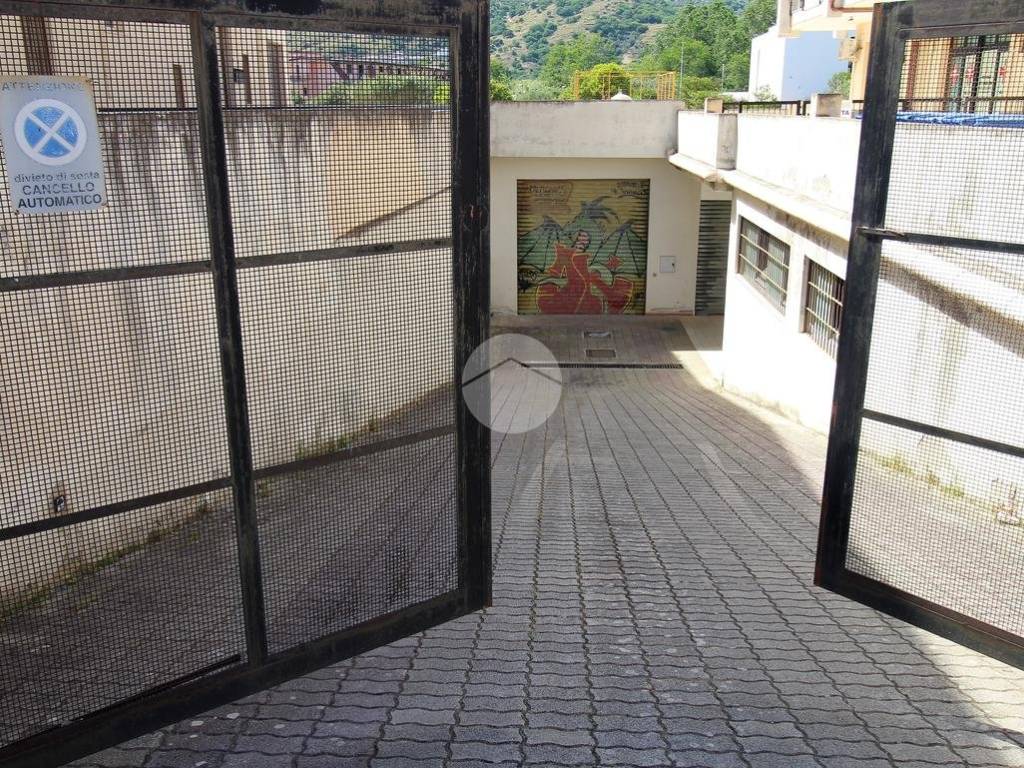 Box / garage a Montepaone in Via Nazionale, 91 - Foto 2